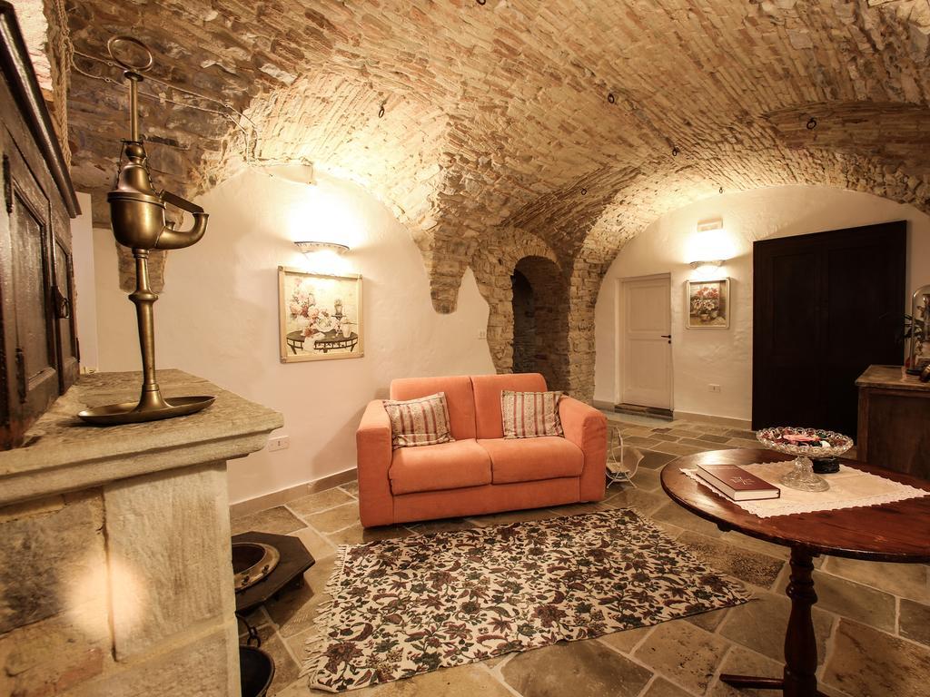 I Templari Di Alberona Hotel ภายนอก รูปภาพ